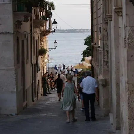 Domus Theresa Iv Apartment *