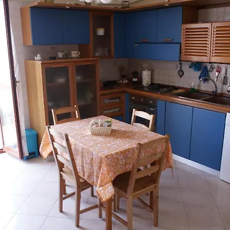 Domus Theresa Iv Apartment *